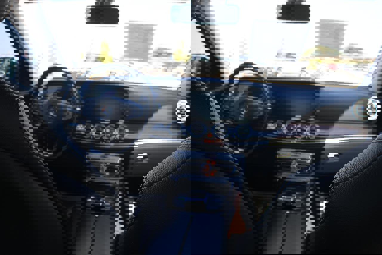 Used 2018 Mercedes-Benz E 300 image 24