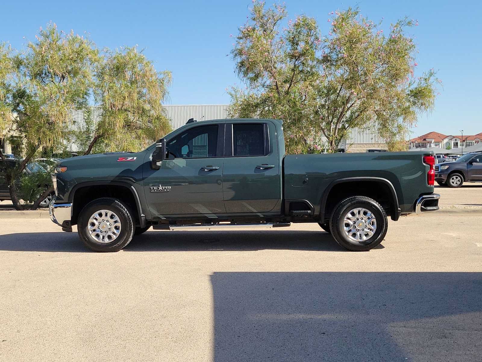 Used 2025 Chevrolet Silverado 2500 LT w/ Texas Edition AWD/4WD image 5