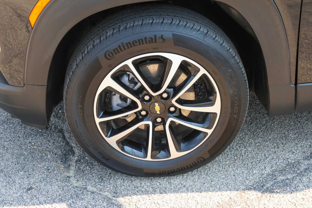 Used 2025 Chevrolet TrailBlazer LT AWD/4WD image 7