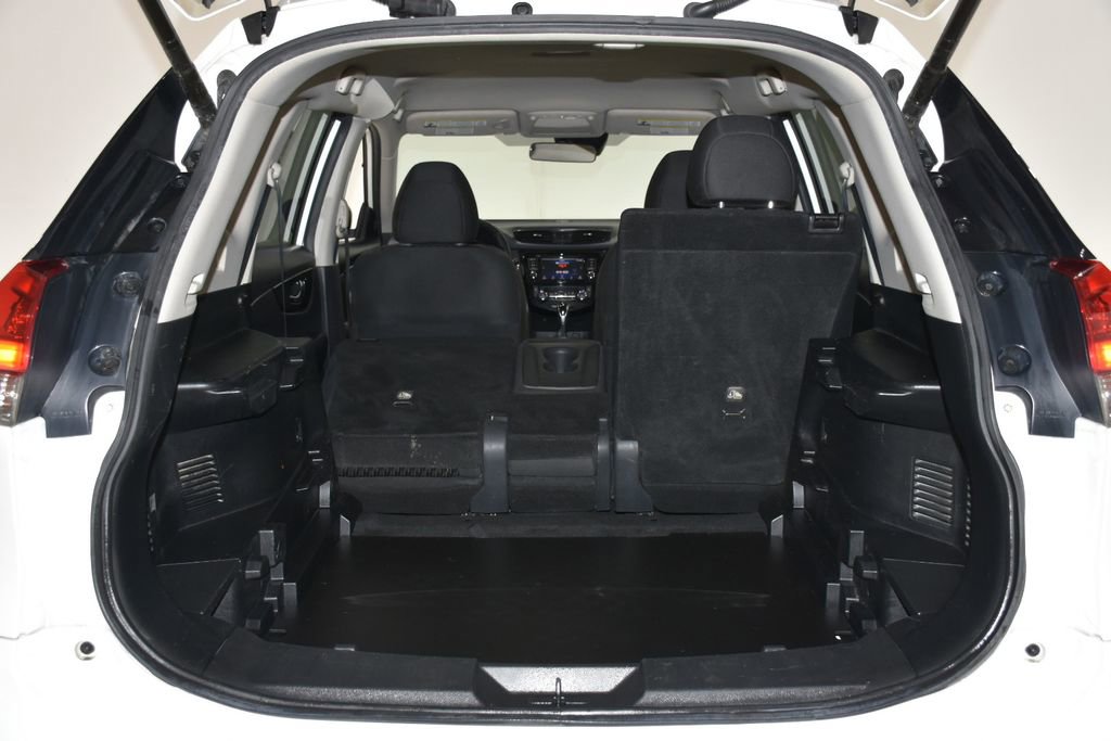 Used 2019 Nissan Rogue SV FWD image 28