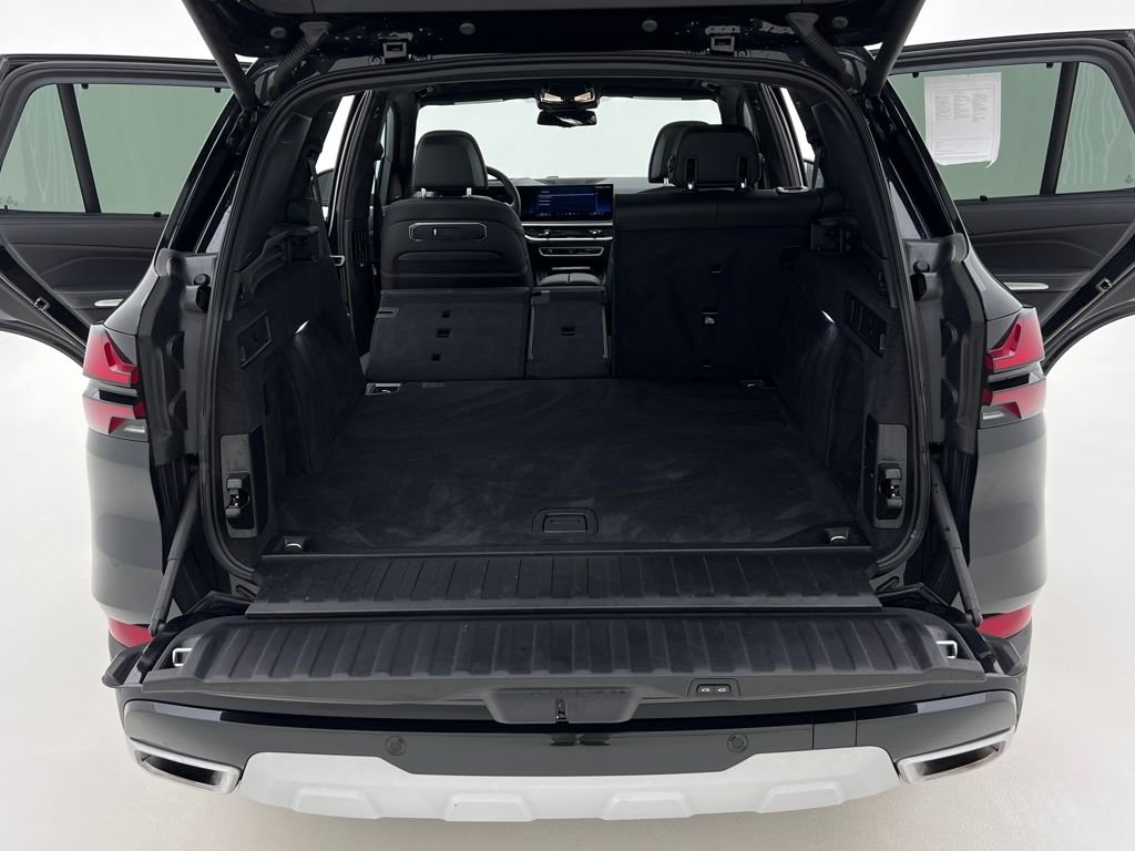 Certified 2025 BMW X5 xDrive40i w/ Executive Package image 24