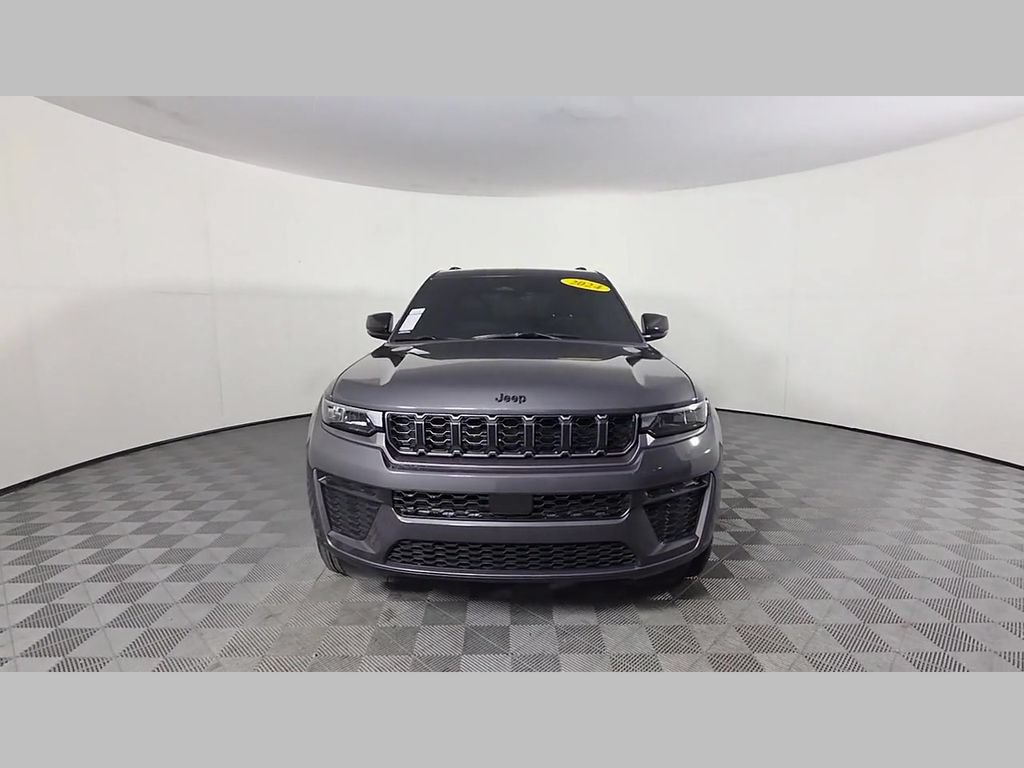 Used 2026 Jeep Grand Cherokee Altitude RWD image 50