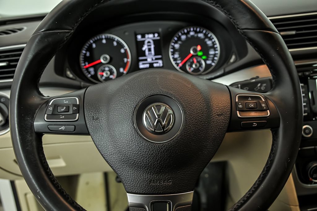 Used 2014 Volkswagen Passat 2.5 SE FWD image 19