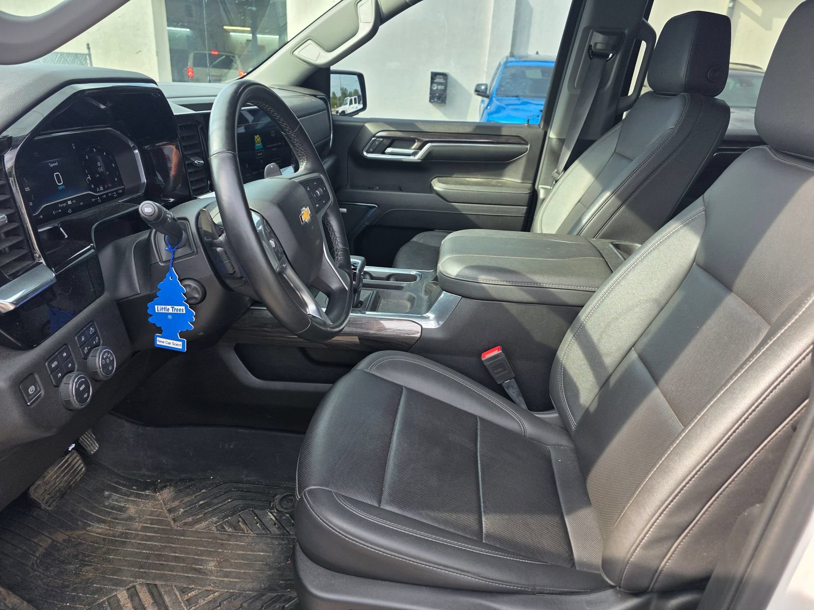 Used 2023 Chevrolet Silverado 1500 LTZ AWD/4WD image 12