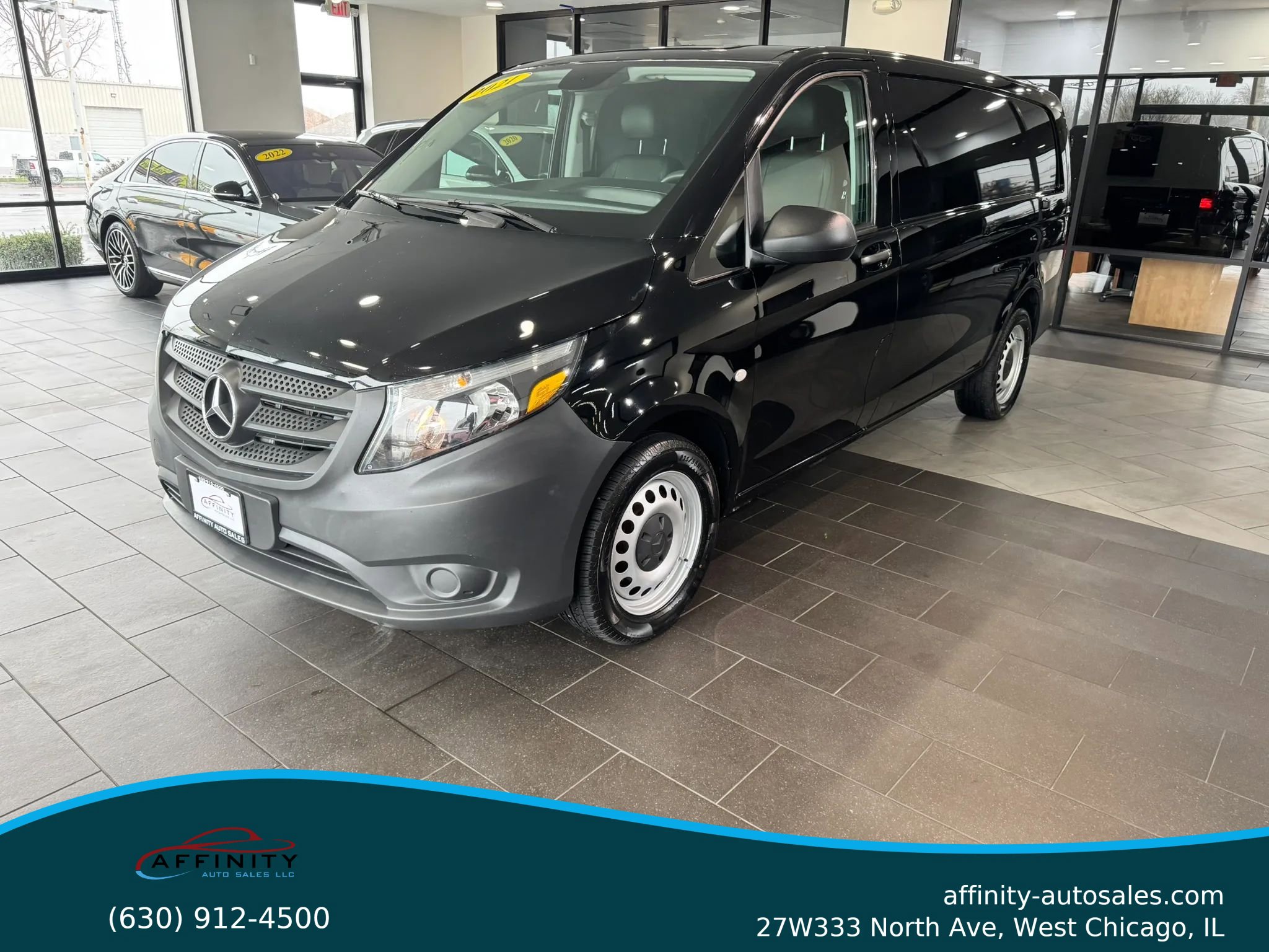 Used 2021 Mercedes-Benz Metris image 1