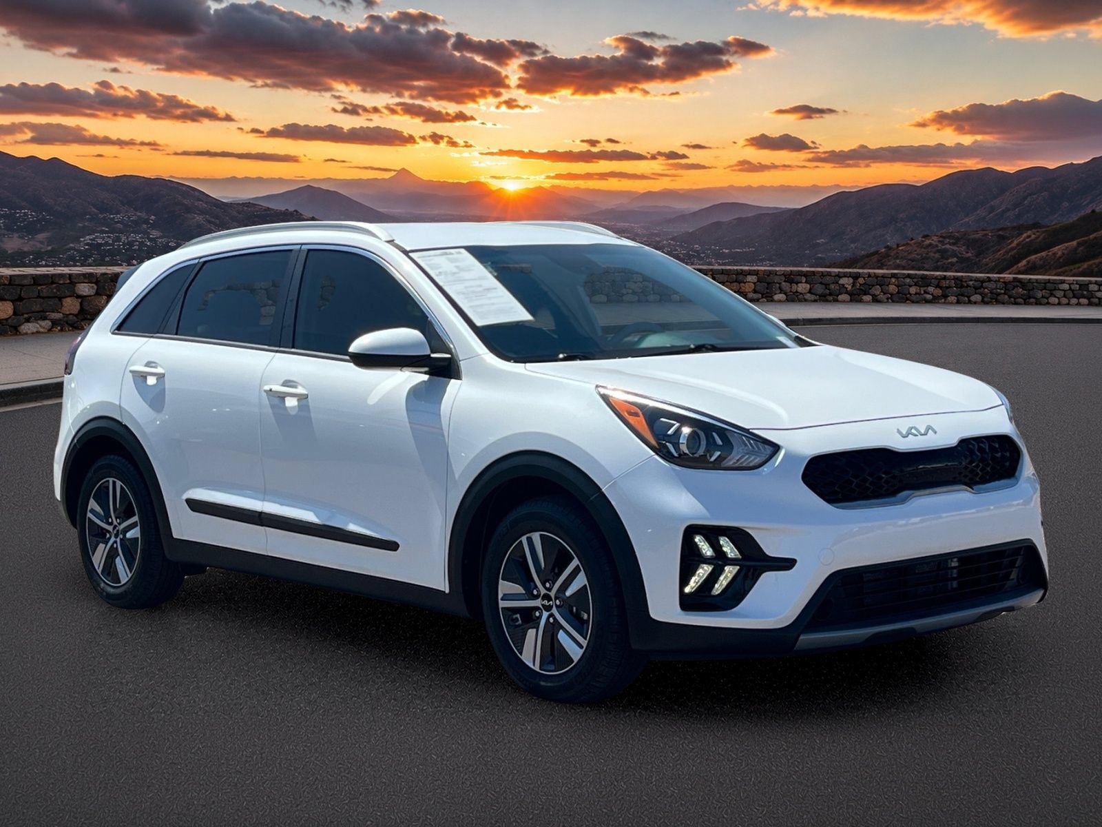 Used 2022 Kia Niro LXS w/ Digital Cluster Package FWD image 7