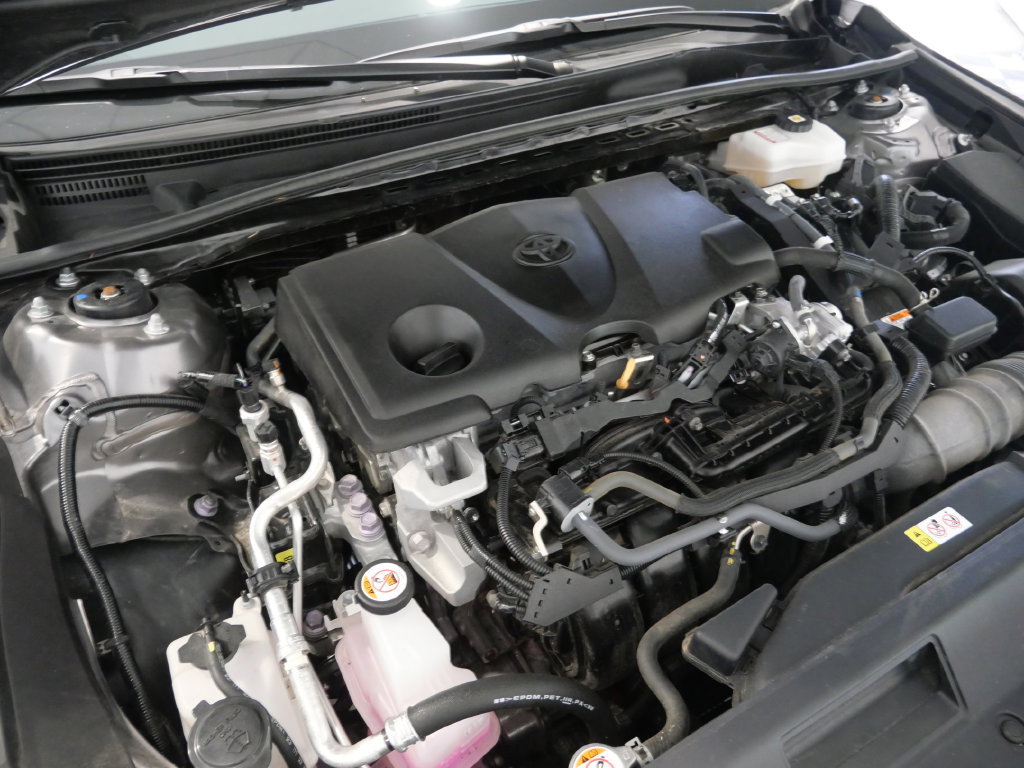 Used 2023 Toyota Camry SE w/ Cold Weather Package FWD image 11