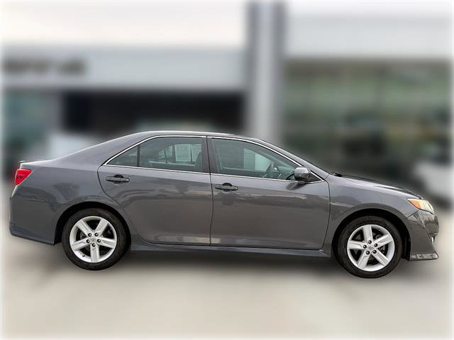 Used 2014 Toyota Camry SE FWD image 8