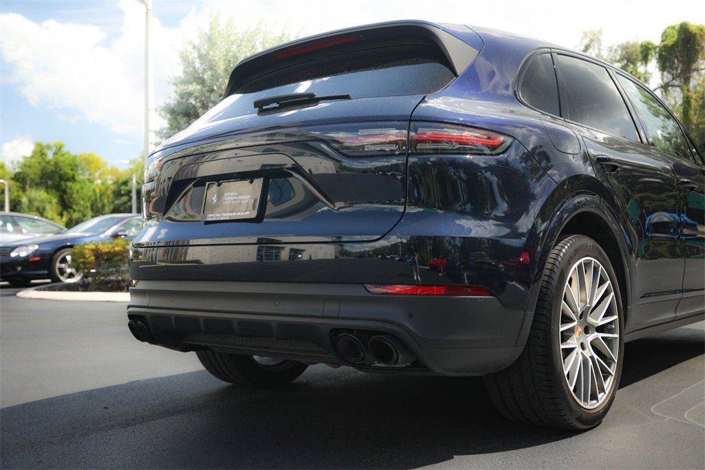 Used 2022 Porsche Cayenne Platinum Edition image 13