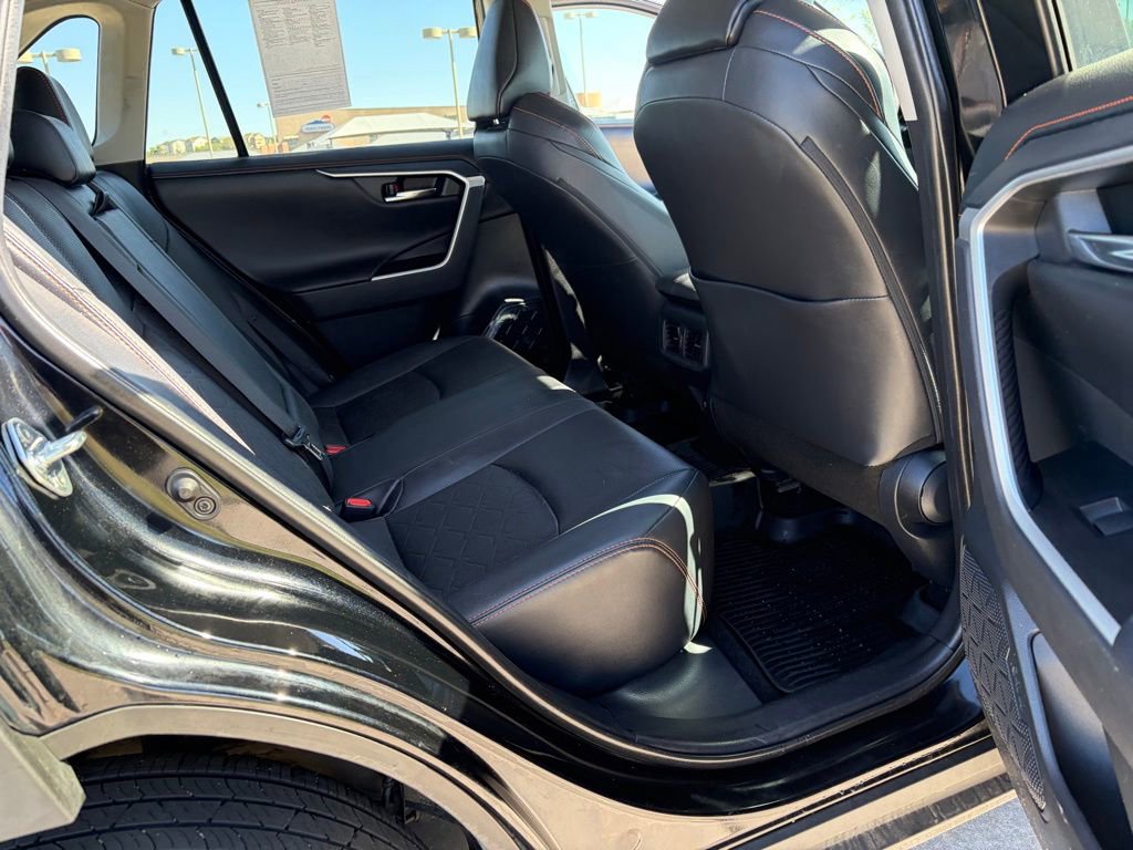 Used 2019 Toyota RAV4 Adventure AWD/4WD image 17