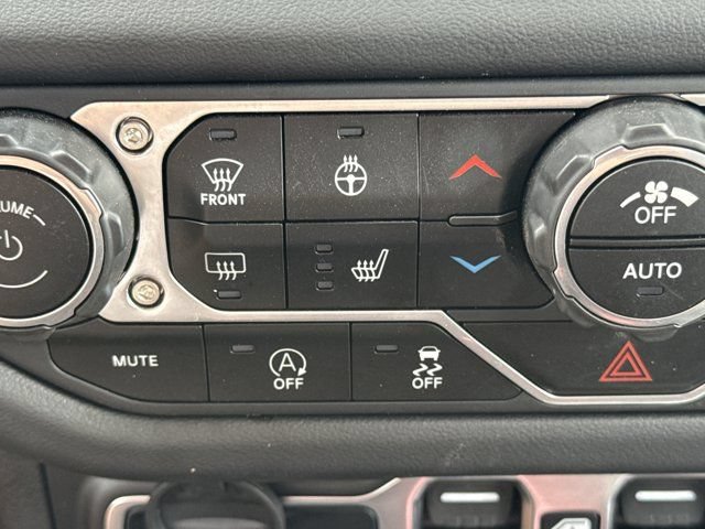 Used 2024 Jeep Wrangler Unlimited Rubicon AWD/4WD image 17