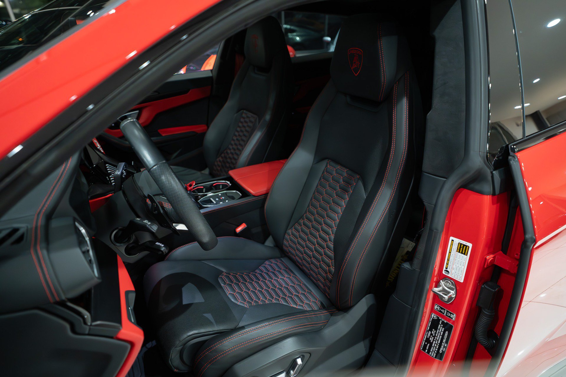 Used 2022 Lamborghini Urus AWD/4WD image 11