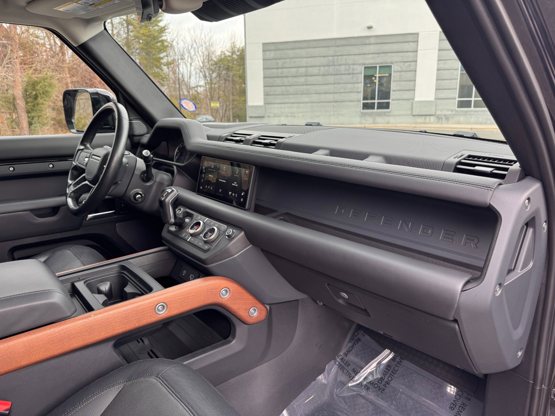 Used 2023 Land Rover Defender 110 X-Dynamic SE AWD/4WD image 52