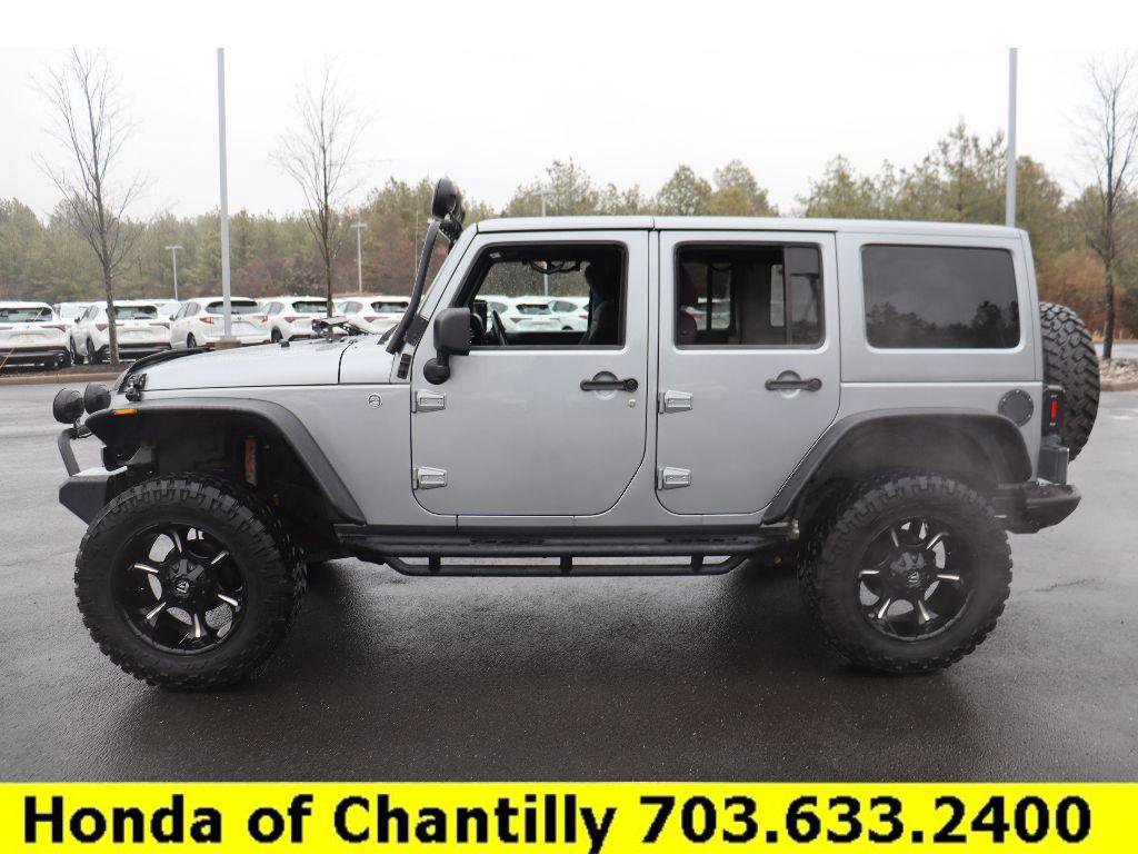 Used 2013 Jeep Wrangler Unlimited Sahara w/ Connectivity Group image 4