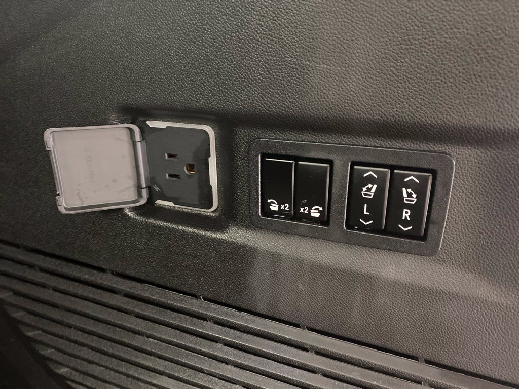 Certified 2022 GMC Yukon XL Denali AWD/4WD image 22
