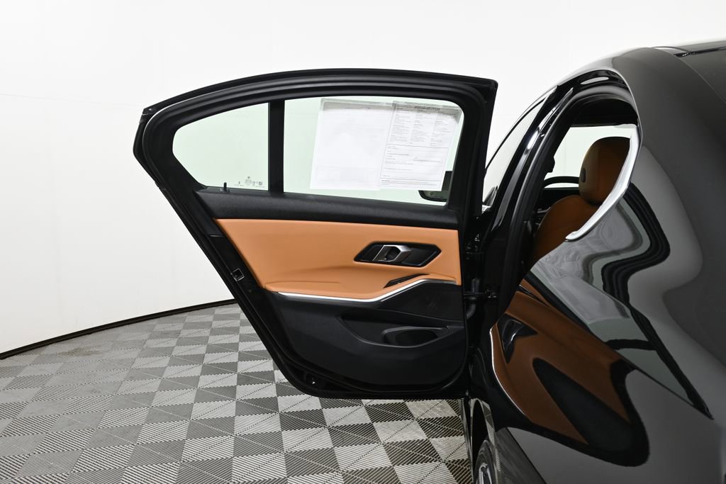 Certified 2025 BMW 330i xDrive Sedan w/ Premium Package image 31