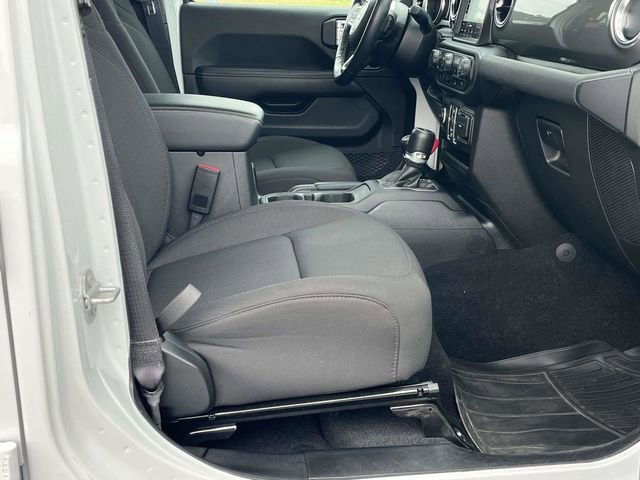 Used 2023 Jeep Wrangler Sahara w/ Cold Weather Group image 23