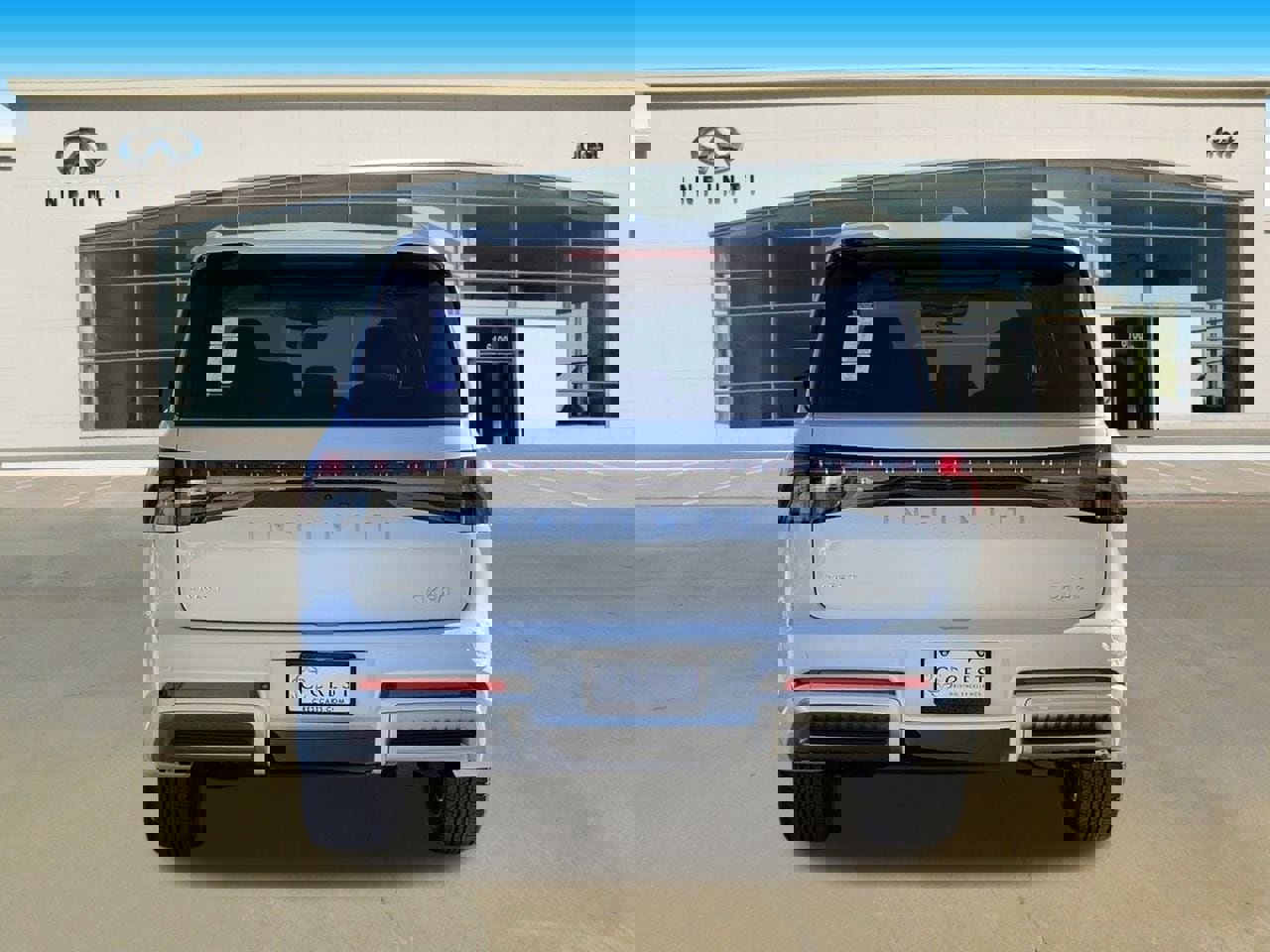 New 2026 INFINITI QX80 Luxe image 4