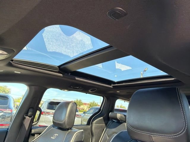 Used 2025 Chrysler Pacifica Limited FWD image 23