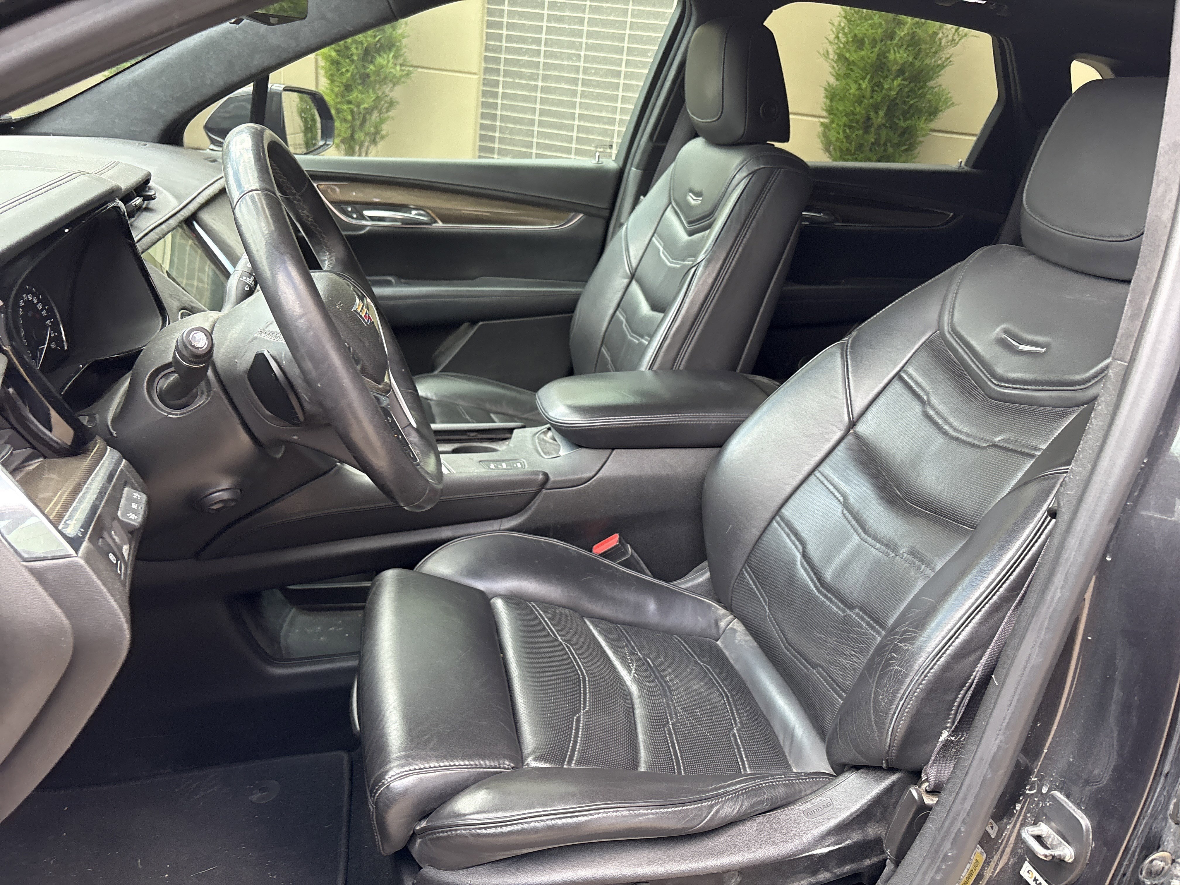 Used 2017 Cadillac XT5 Platinum w/ Driver Assist Package AWD/4WD image 16