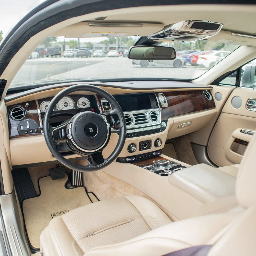 Used 2019 Rolls-Royce Wraith RWD image 33