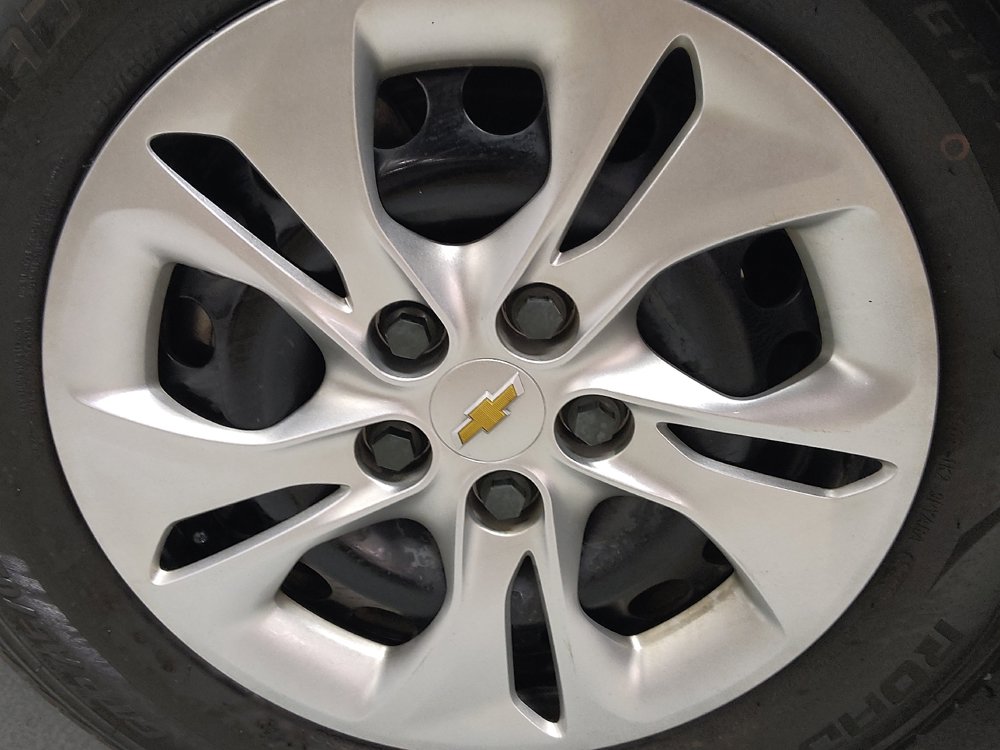 Used 2019 Chevrolet Cruze LS FWD image 31