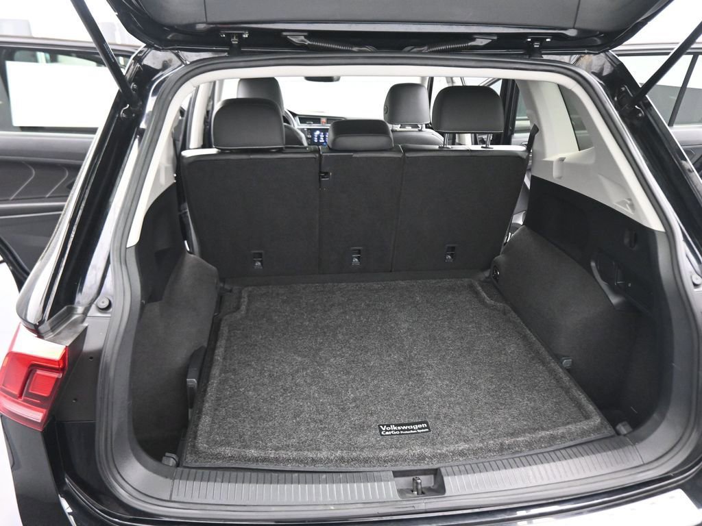 Used 2023 Volkswagen Tiguan SE w/ Panoramic Sunroof Package AWD/4WD image 40