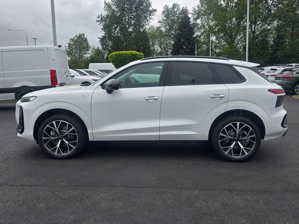 New 2026 Audi Q3 quattro 2.0T AWD/4WD image 2