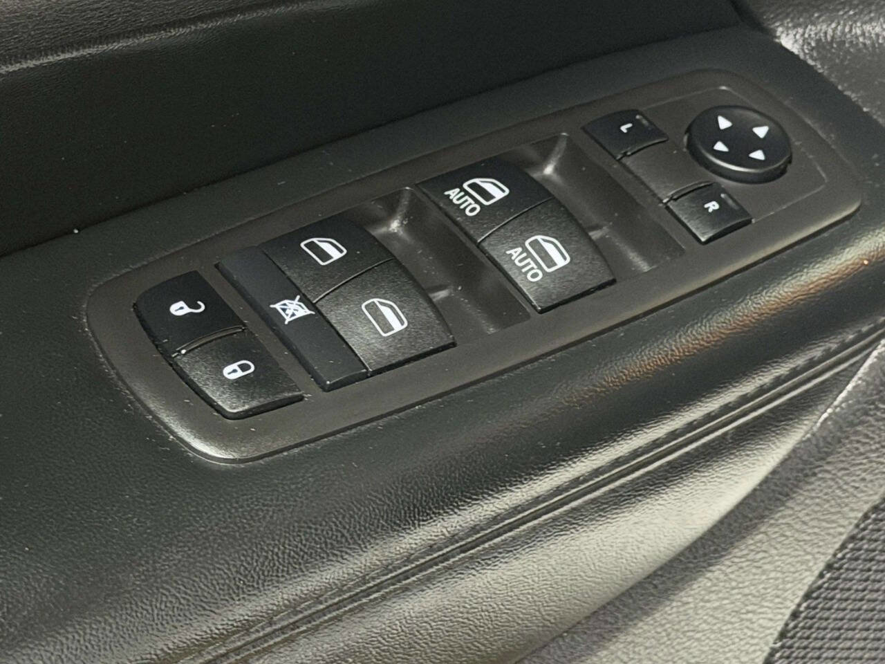 Used 2021 Jeep Grand Cherokee Limited image 14