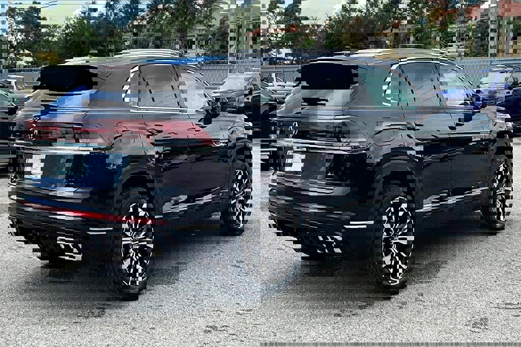 New 2026 Volkswagen Atlas Cross Sport SEL Premium R-Line image 5