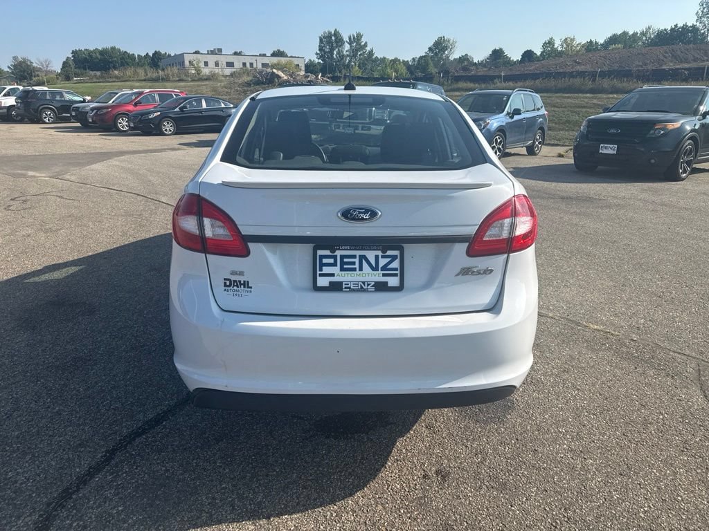 Used 2012 Ford Fiesta SE FWD image 6