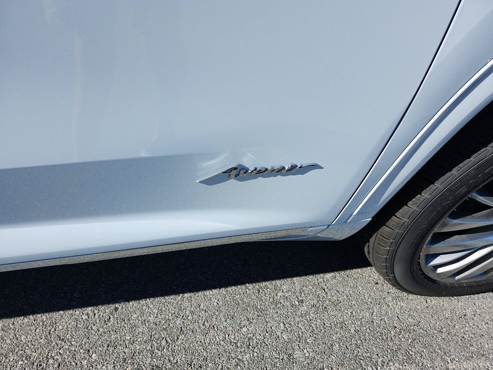 New 2026 Buick Enclave Avenir w/ Super Cruise Package FWD image 5