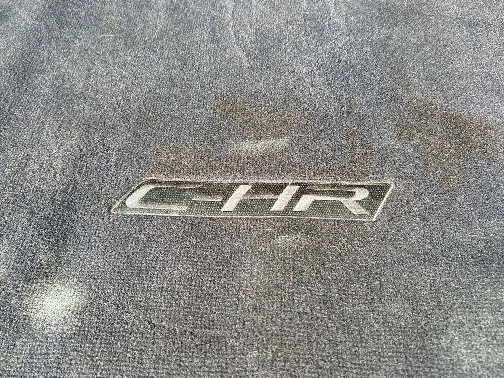 Used 2021 Toyota C-HR XLE image 28