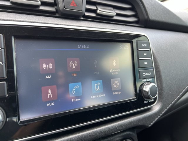 Used 2020 Nissan Versa S w/ Trunk Package FWD image 14