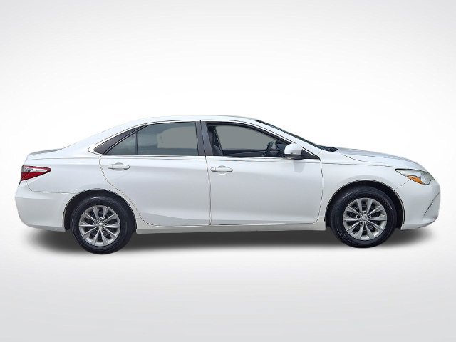 Used 2015 Toyota Camry LE FWD image 7