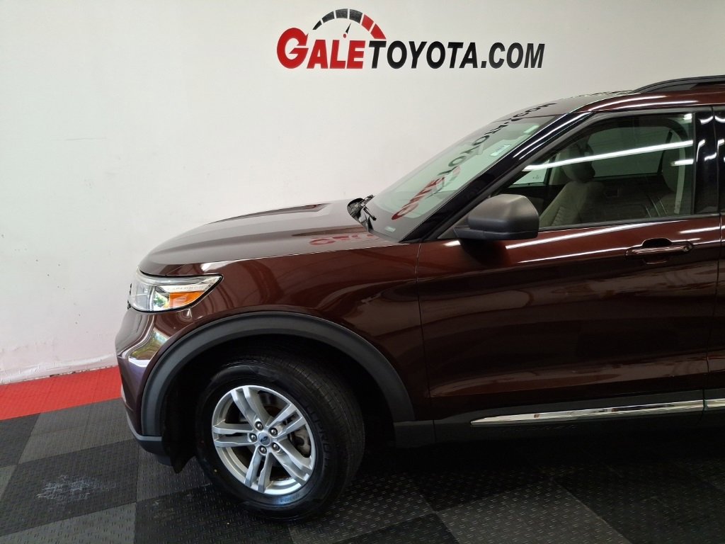 Used 2020 Ford Explorer XLT w/ Comfort Package image 3