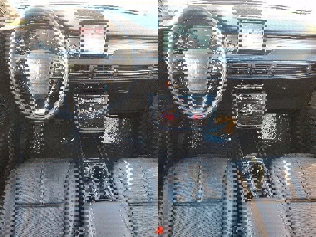 Certified 2022 Lincoln Corsair AWD w/ Equipment Group 101A image 11