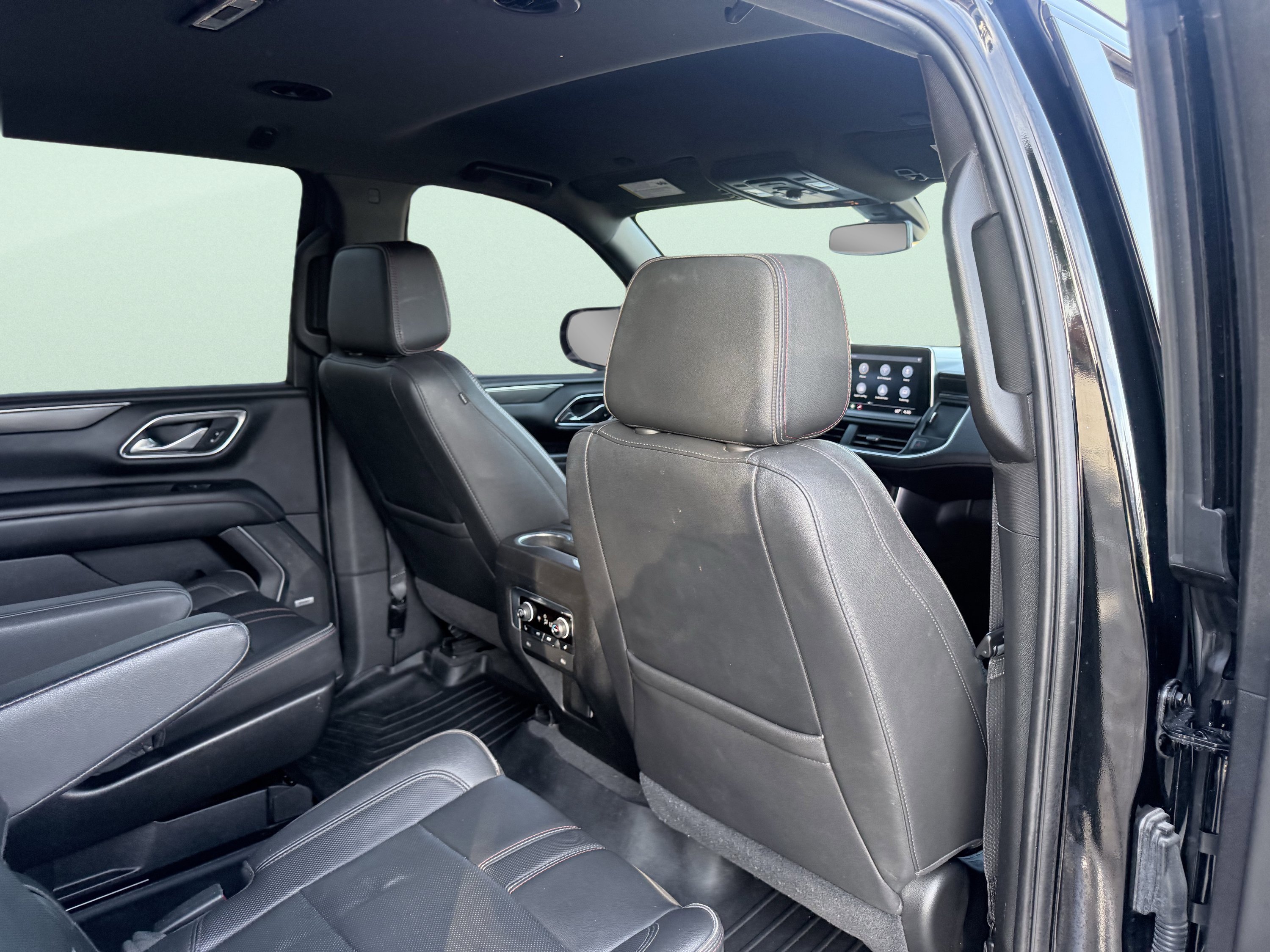 Used 2021 Chevrolet Suburban RST w/ Luxury Package AWD/4WD image 30