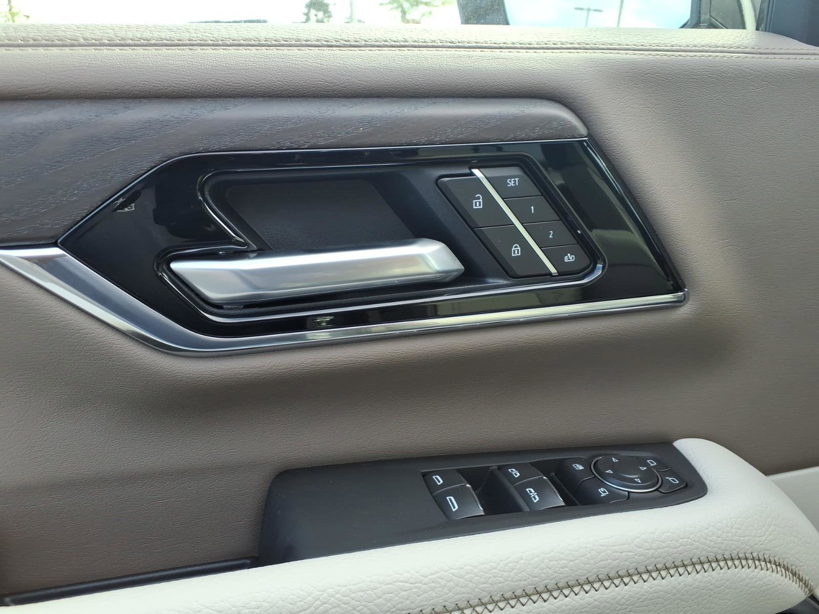 New 2026 GMC Yukon XL Denali w/ Denali Reserve Package image 9