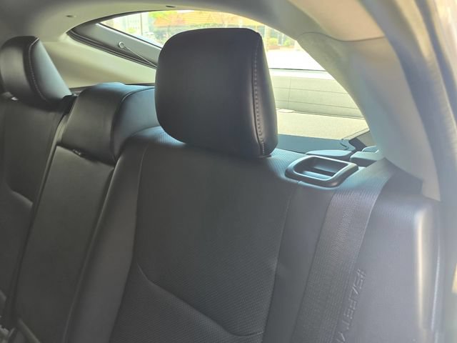 Used 2024 Toyota Prius XLE FWD image 11