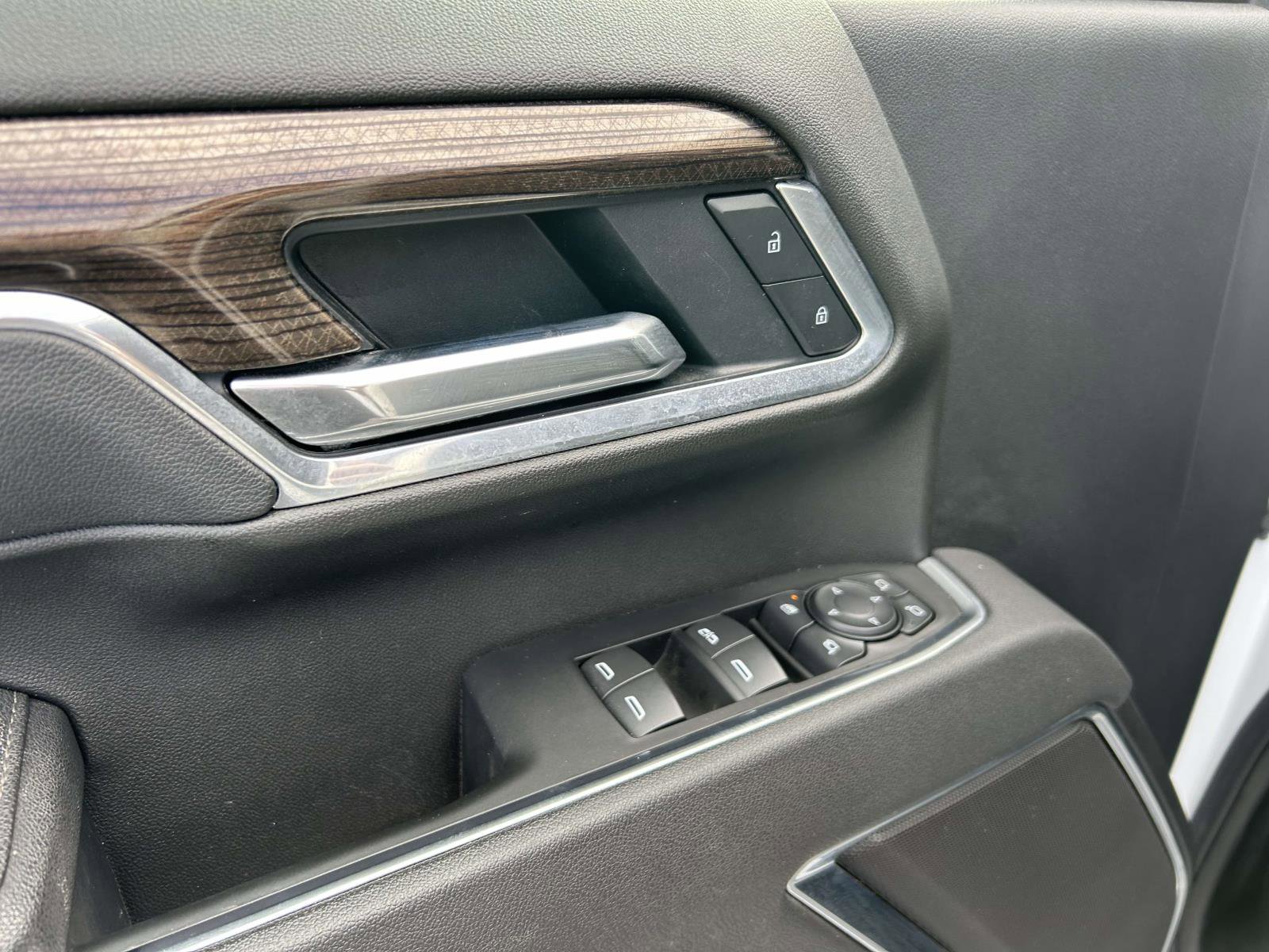 Used 2025 Chevrolet Silverado 2500 LT w/ Safety Package image 18