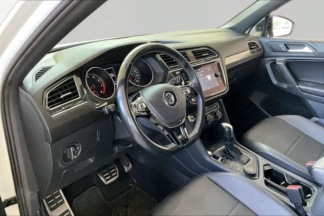 Used 2020 Volkswagen Tiguan SE R-Line AWD/4WD image 12