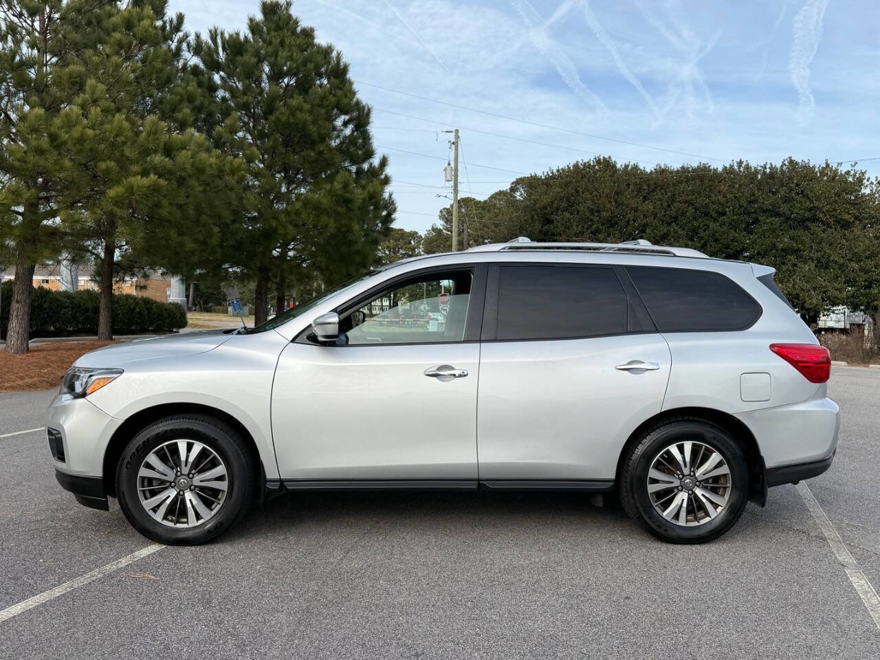 Used 2017 Nissan Pathfinder S image 8