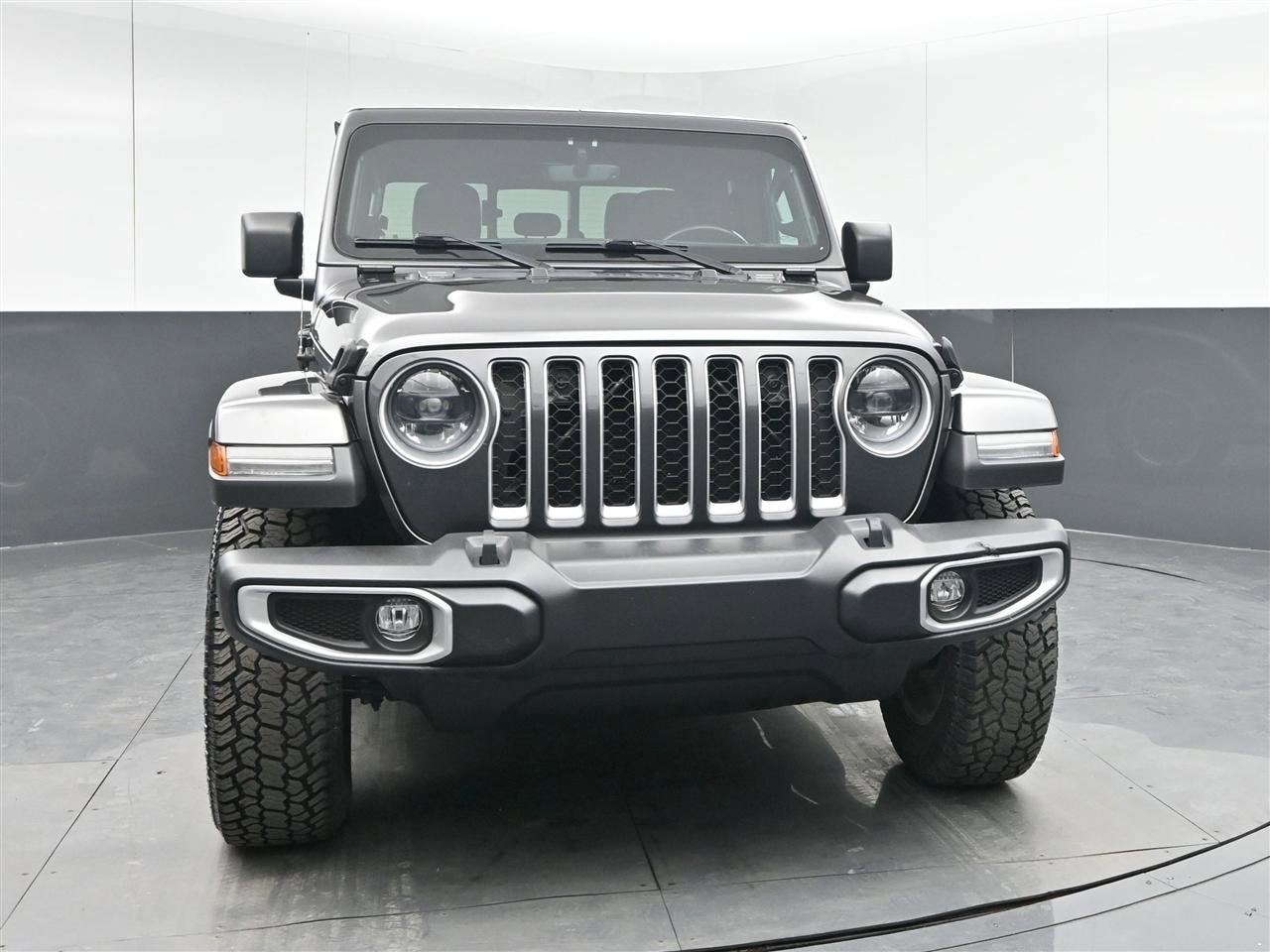 Used 2023 Jeep Gladiator Overland w/ Popular Equipment Package image 2