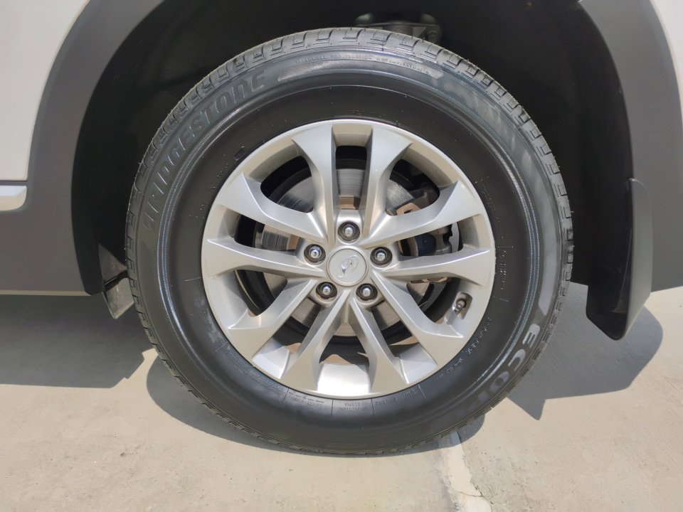 Used 2019 Hyundai Santa Fe SEL image 26