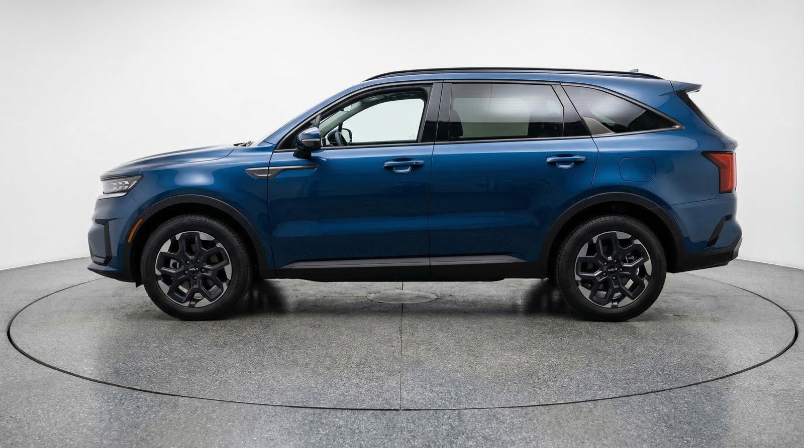 Used 2024 Kia Sorento S image 5