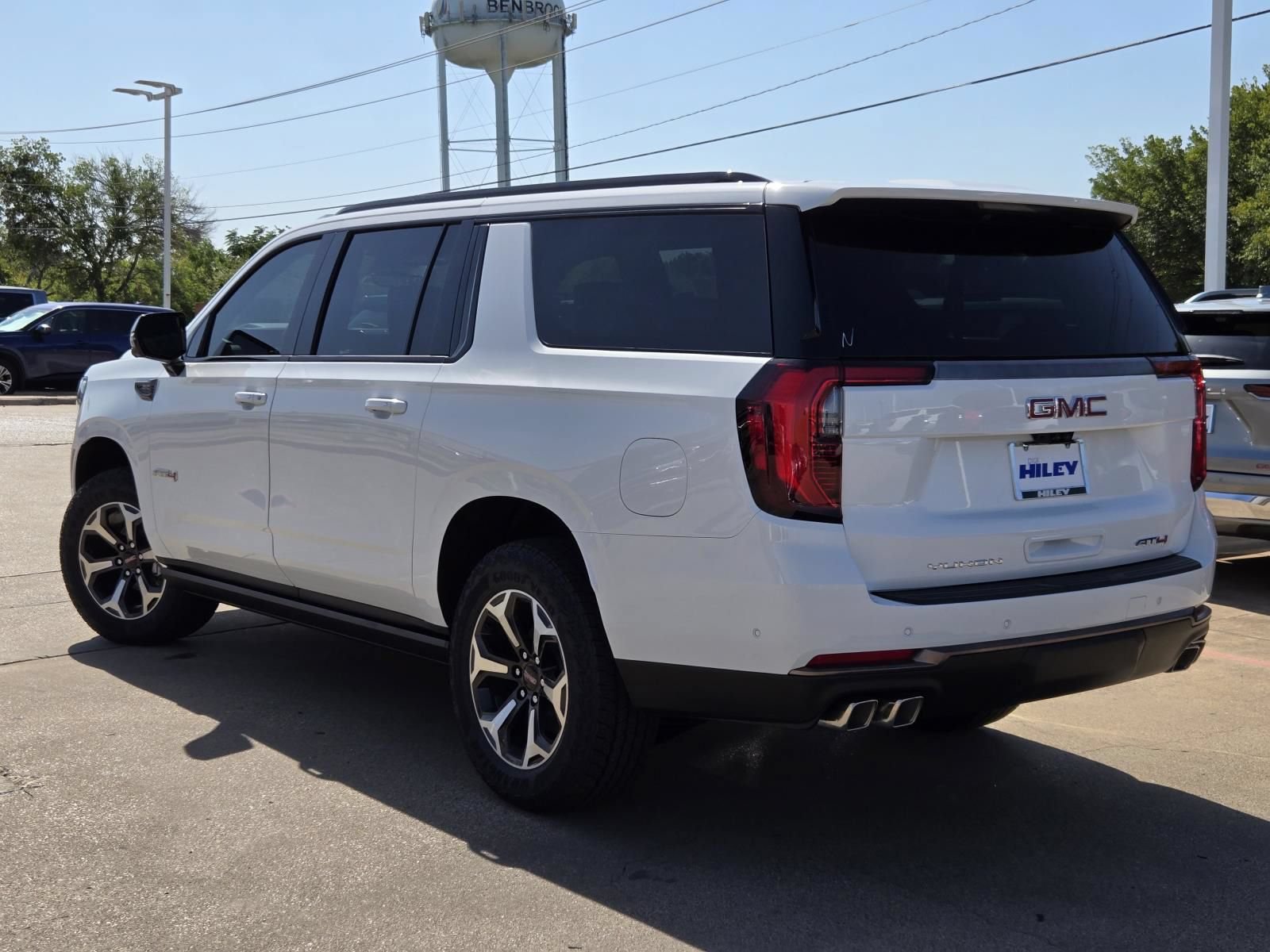 New 2026 GMC Yukon XL AT4 Ultimate AWD/4WD image 3