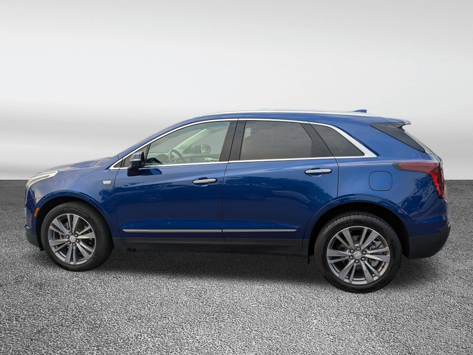 Certified 2023 Cadillac XT5 Premium Luxury w/ LPO, Floor Liner Package FWD image 29