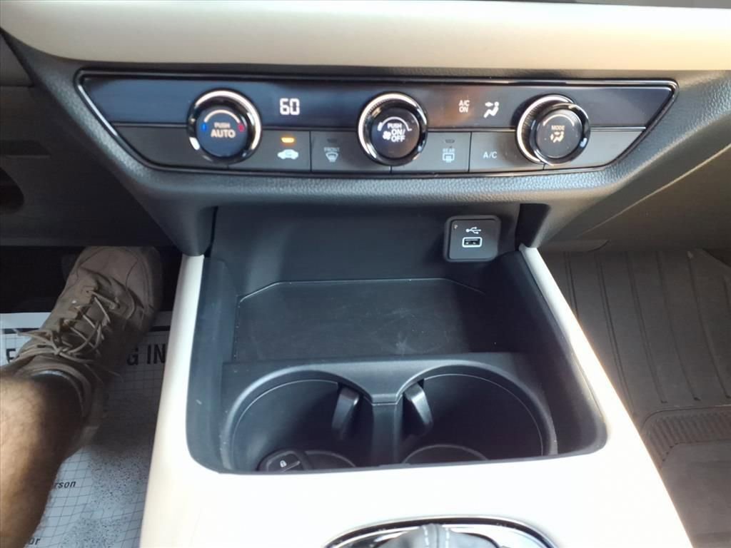 Used 2023 Honda HR-V LX image 19