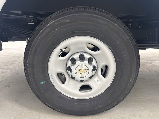 New 2026 Chevrolet Express 3500 w/ Power Convenience Package RWD image 37